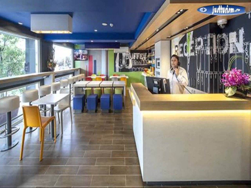 Ibis Melbourne  Top 5 hotels near airport in Melbourne Ibis Melbourne