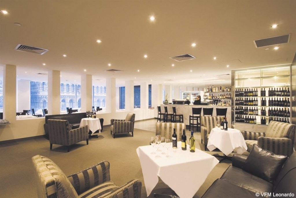 Oaks on Collins 2  5 Best hotels in Melbourne's CBD Oaks on Collins 2