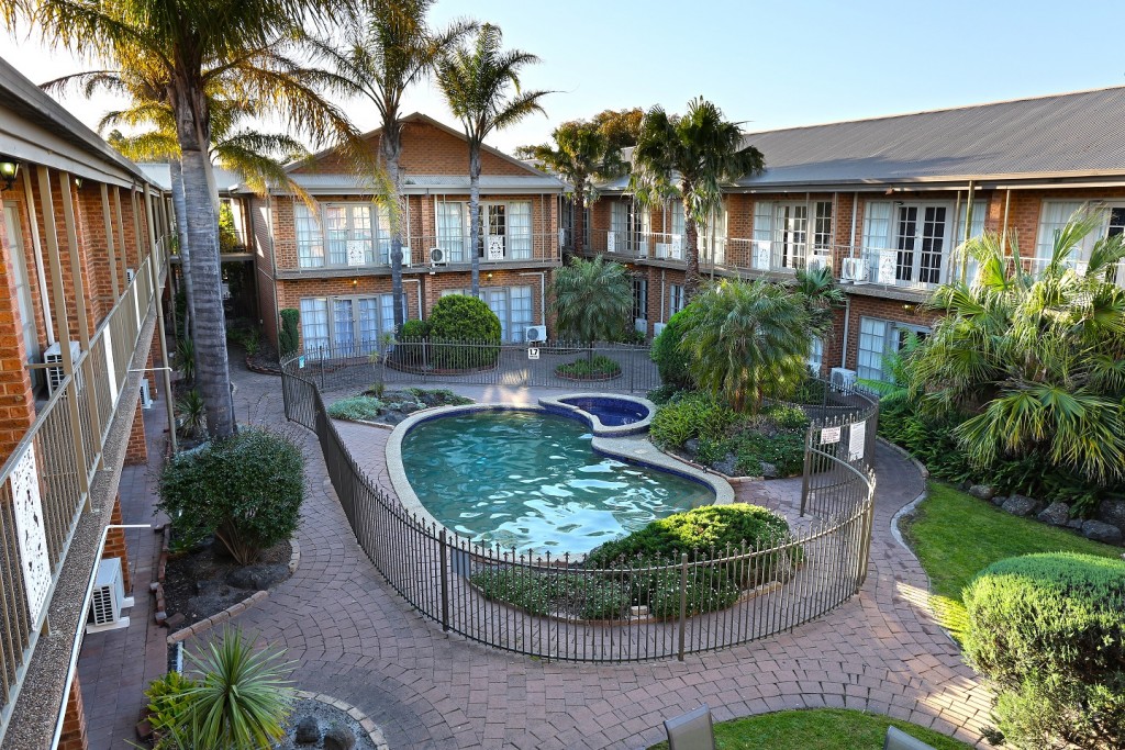 Quality Hotel Airport 02  Top 5 hotels near airport in Melbourne Quality Hotel Airport 02