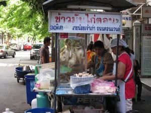 five-popular-thai-street-food-dishes