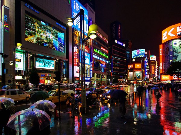 Top 30 customs in Japan, streets in Tokyo