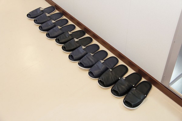Top 30 customs in Japan, taking shoes off