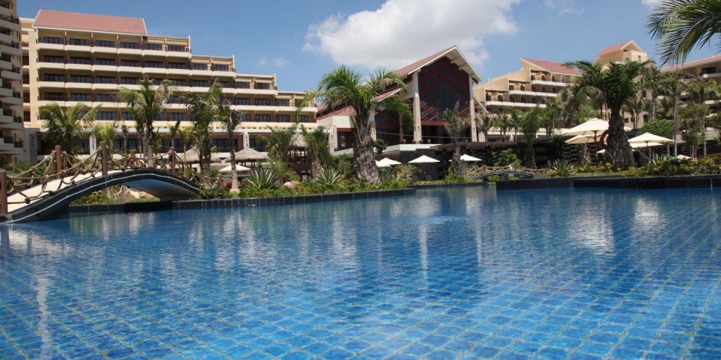crowne-plaza-danang-2782099487-2x1
