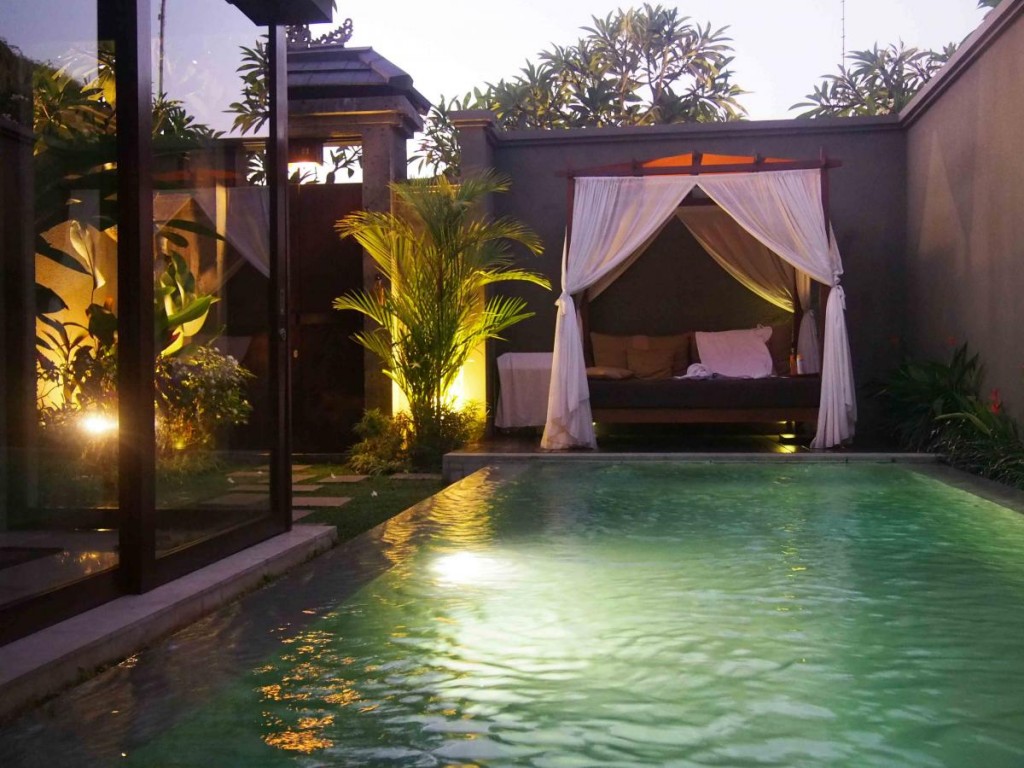 therandomnoise.com_Seminyak-Icon_pool