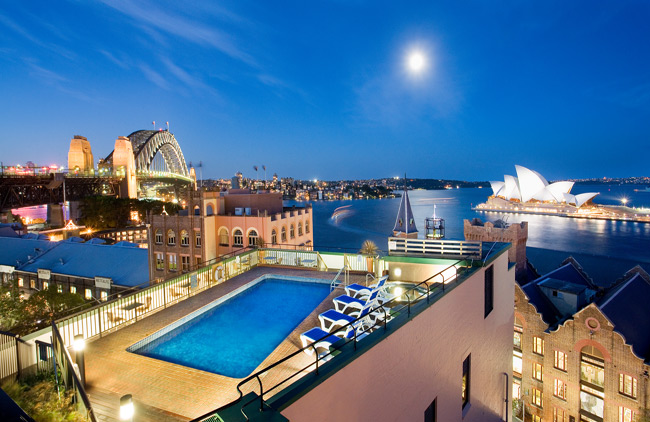 Old_Sydney_Holiday_Inn_pool