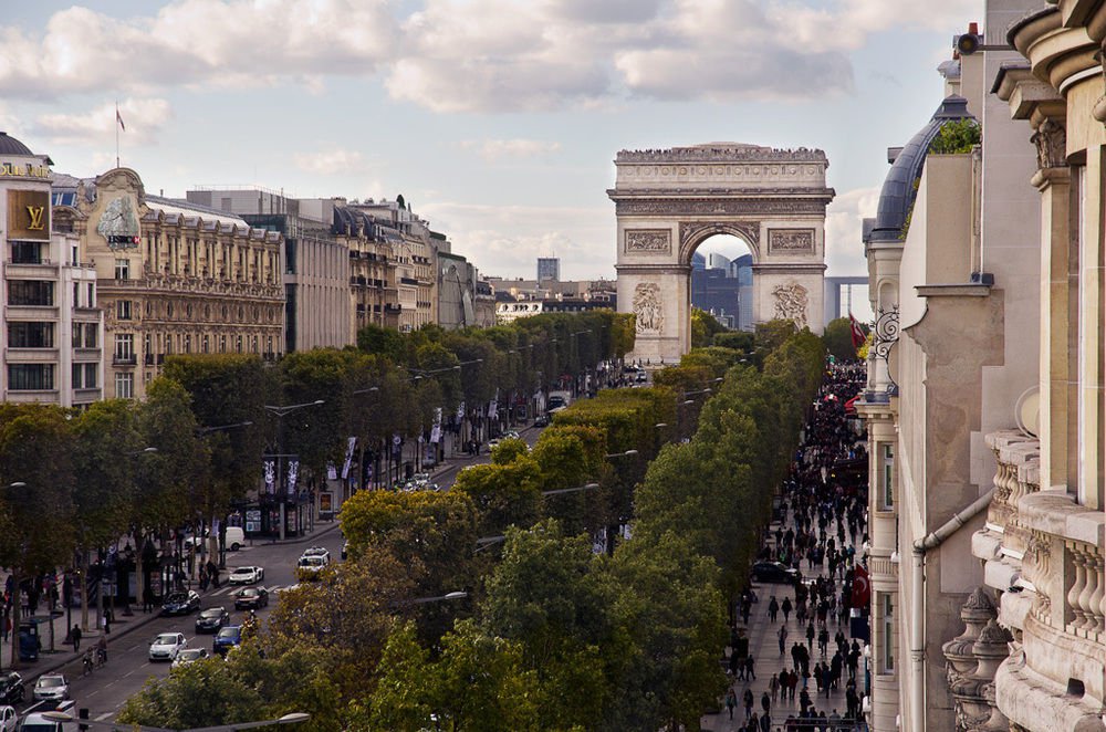 fraser-Champs-Elysees-Exterior