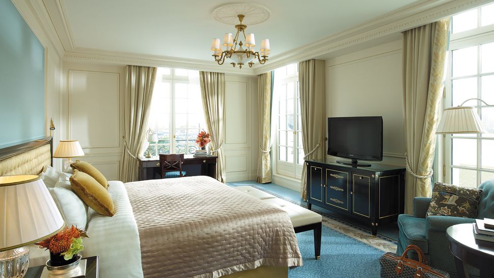 shangrila-paris-guestroom